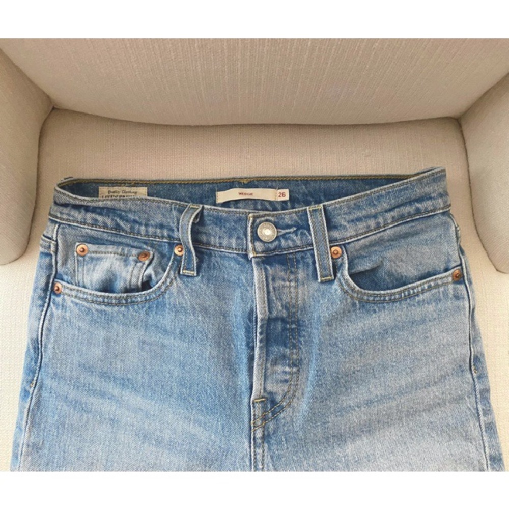Levi's Women's Wedgie Icon Fit Jeans (Size 26)